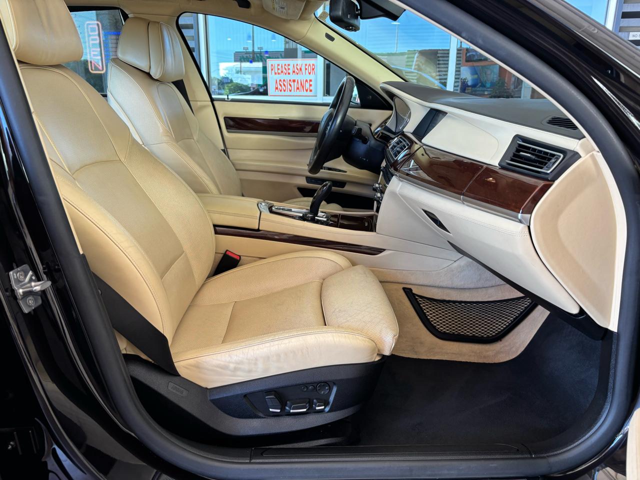 BMW 7 Series 4dr Sdn 750Li RWD 2012