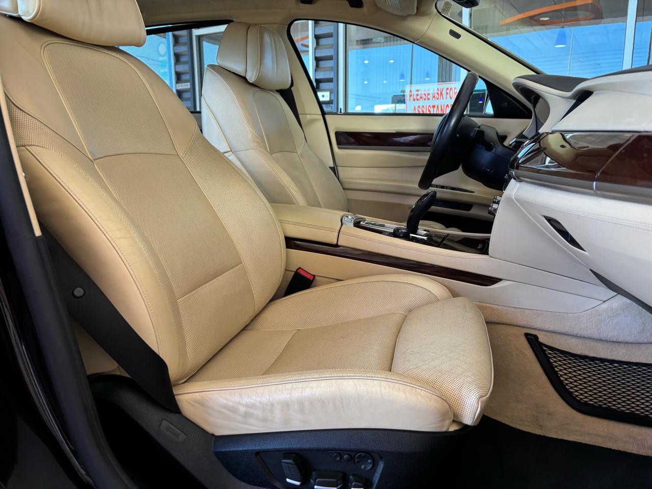 BMW 7 Series 4dr Sdn 750Li RWD 2012