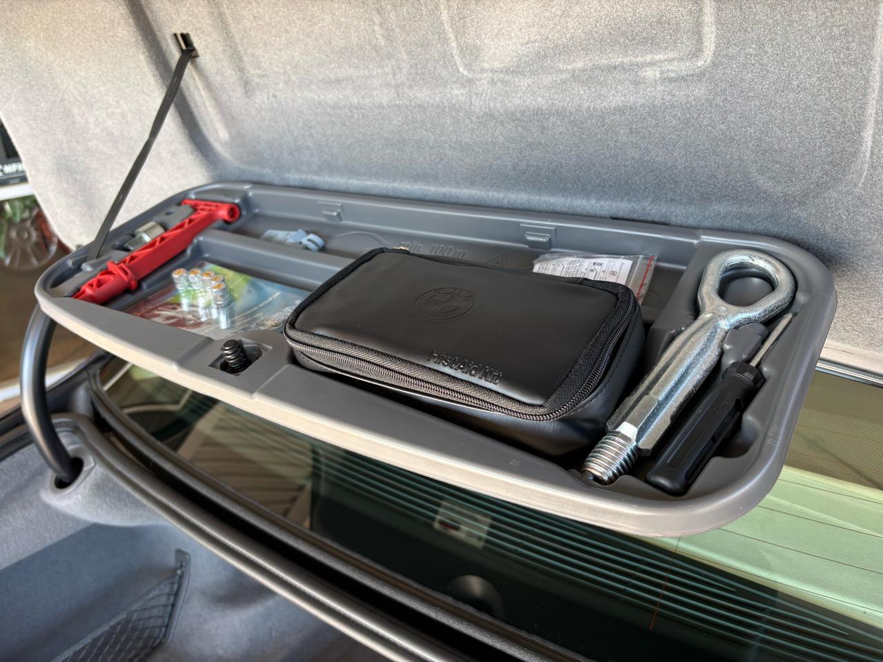 BMW 7 Series 4dr Sdn 750Li RWD 2012