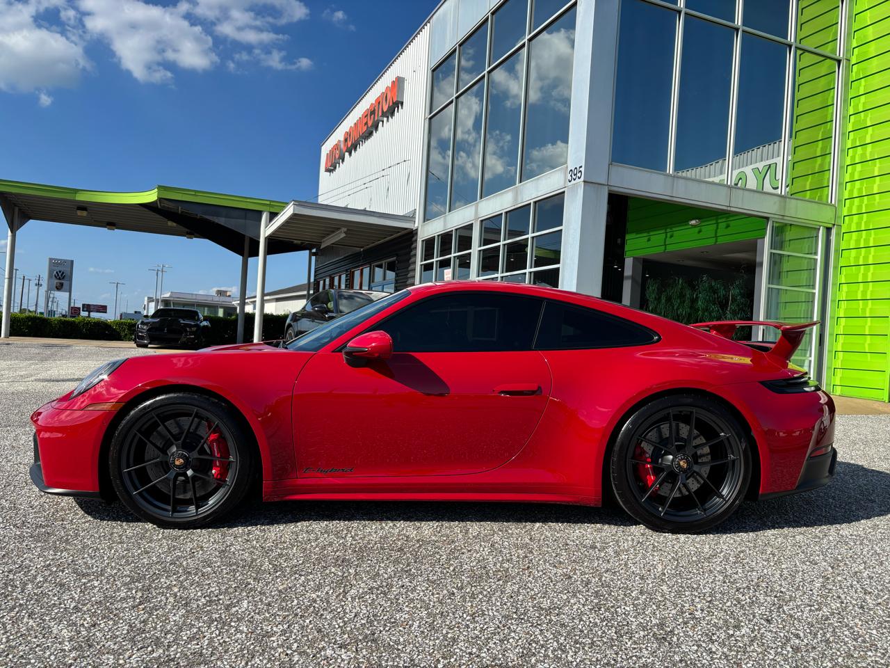 Porsche 911 Carrera 4 GTS Coupe 2025