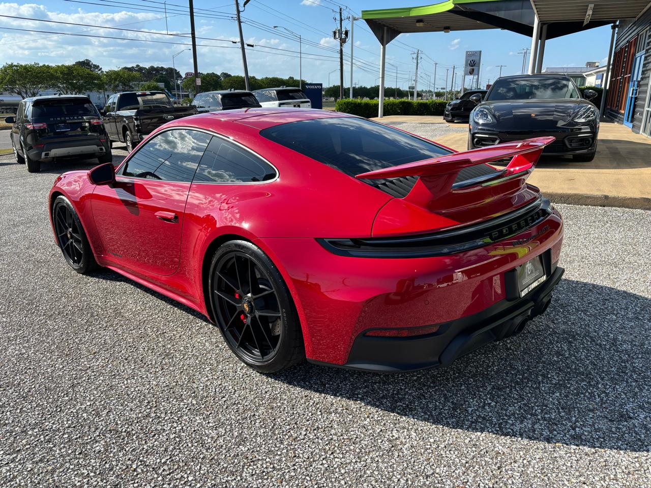 Porsche 911 Carrera 4 GTS Coupe 2025