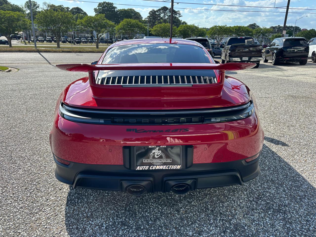Porsche 911 Carrera 4 GTS Coupe 2025