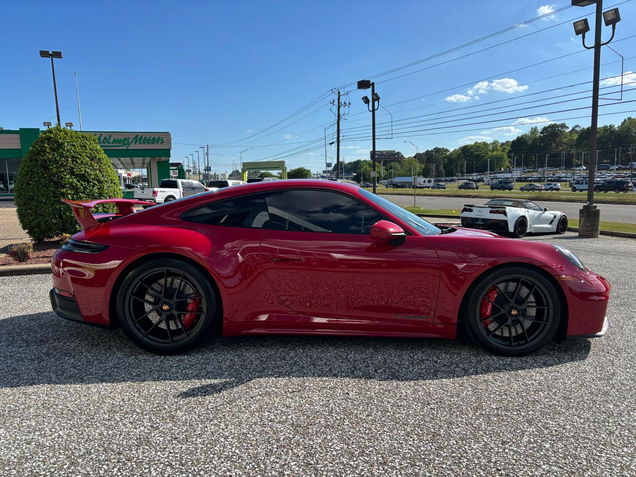 Porsche 911 Carrera 4 GTS Coupe 2025