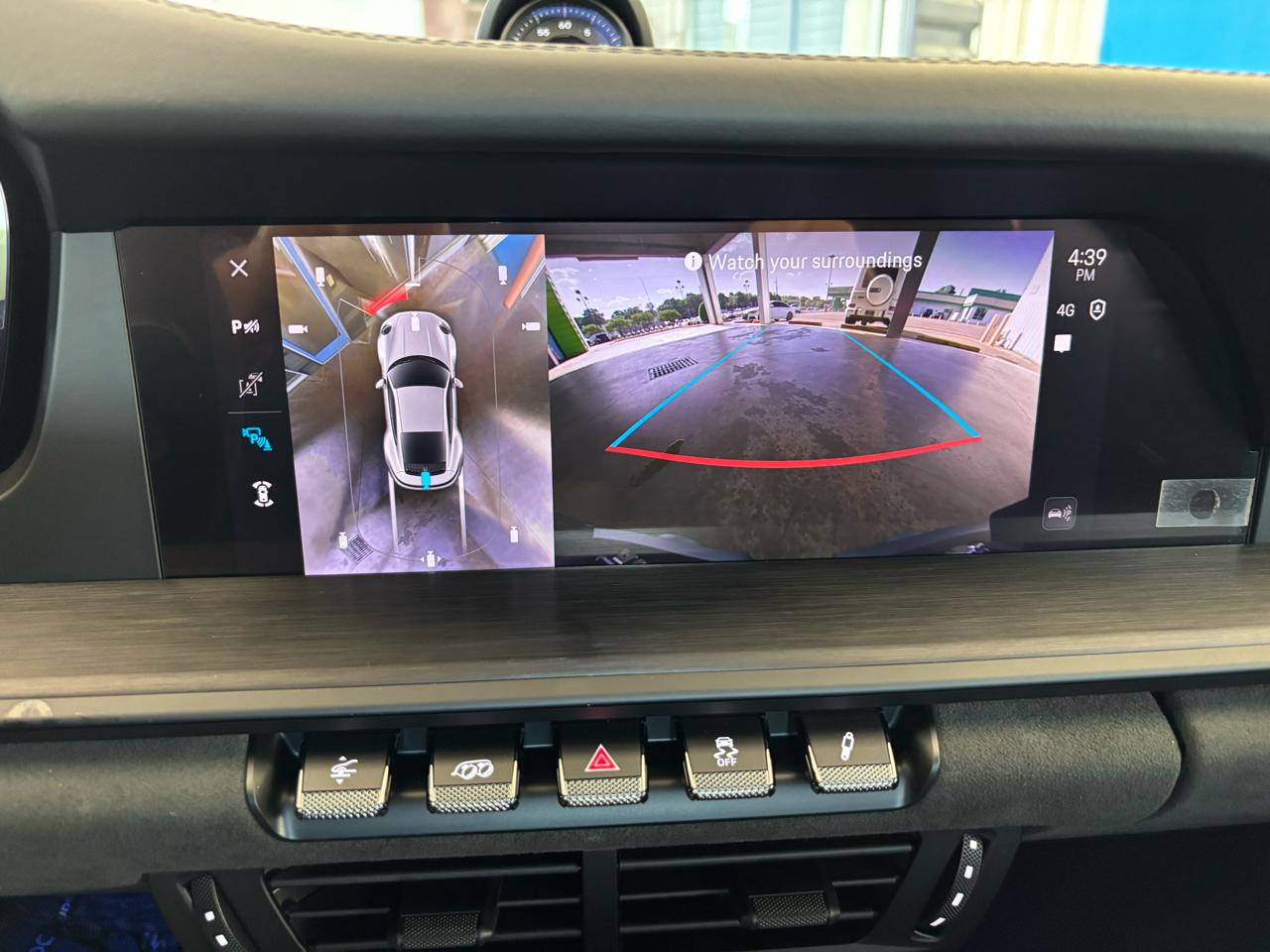 Porsche 911 Carrera 4 GTS Coupe 2025