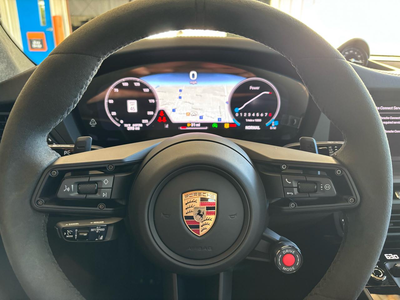 Porsche 911 Carrera 4 GTS Coupe 2025