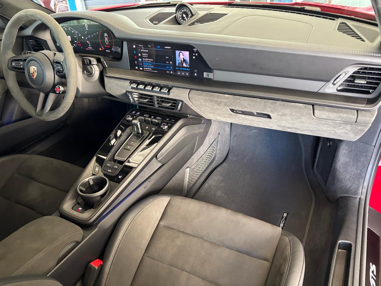 Porsche 911 Carrera 4 GTS Coupe 2025