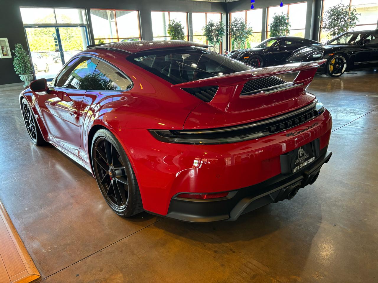 Porsche 911 Carrera 4 GTS Coupe 2025