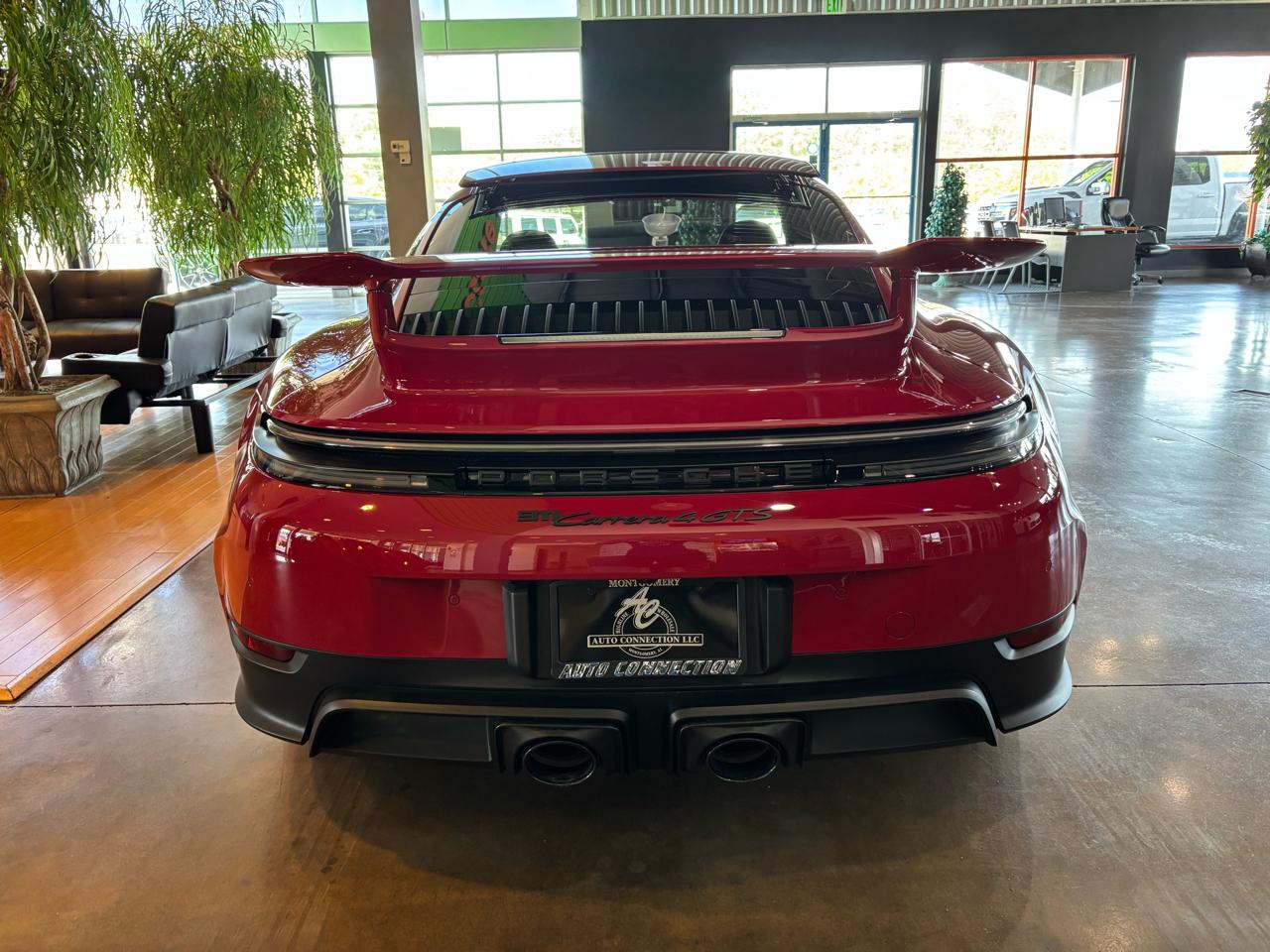 Porsche 911 Carrera 4 GTS Coupe 2025