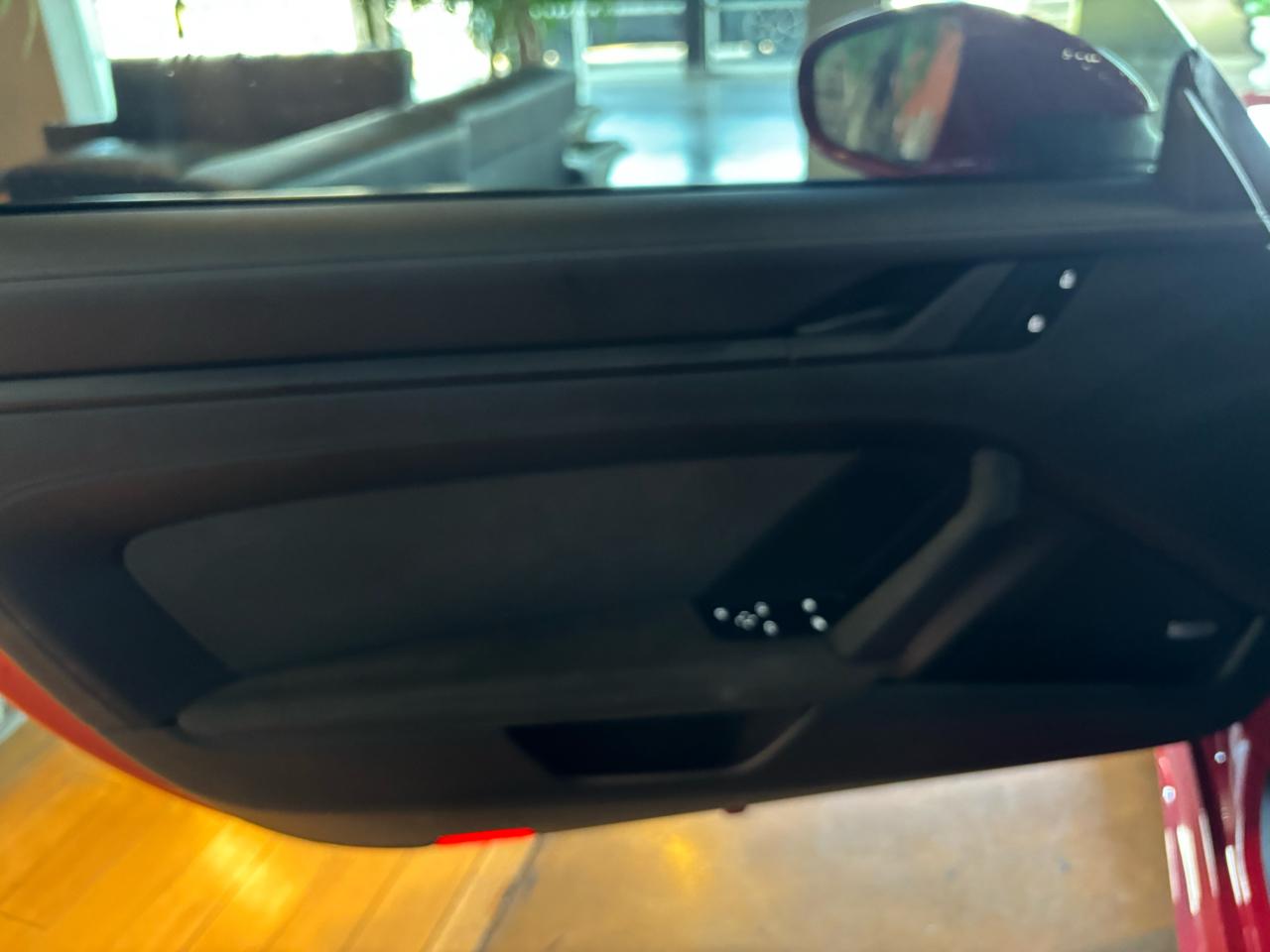 Porsche 911 Carrera 4 GTS Coupe 2025