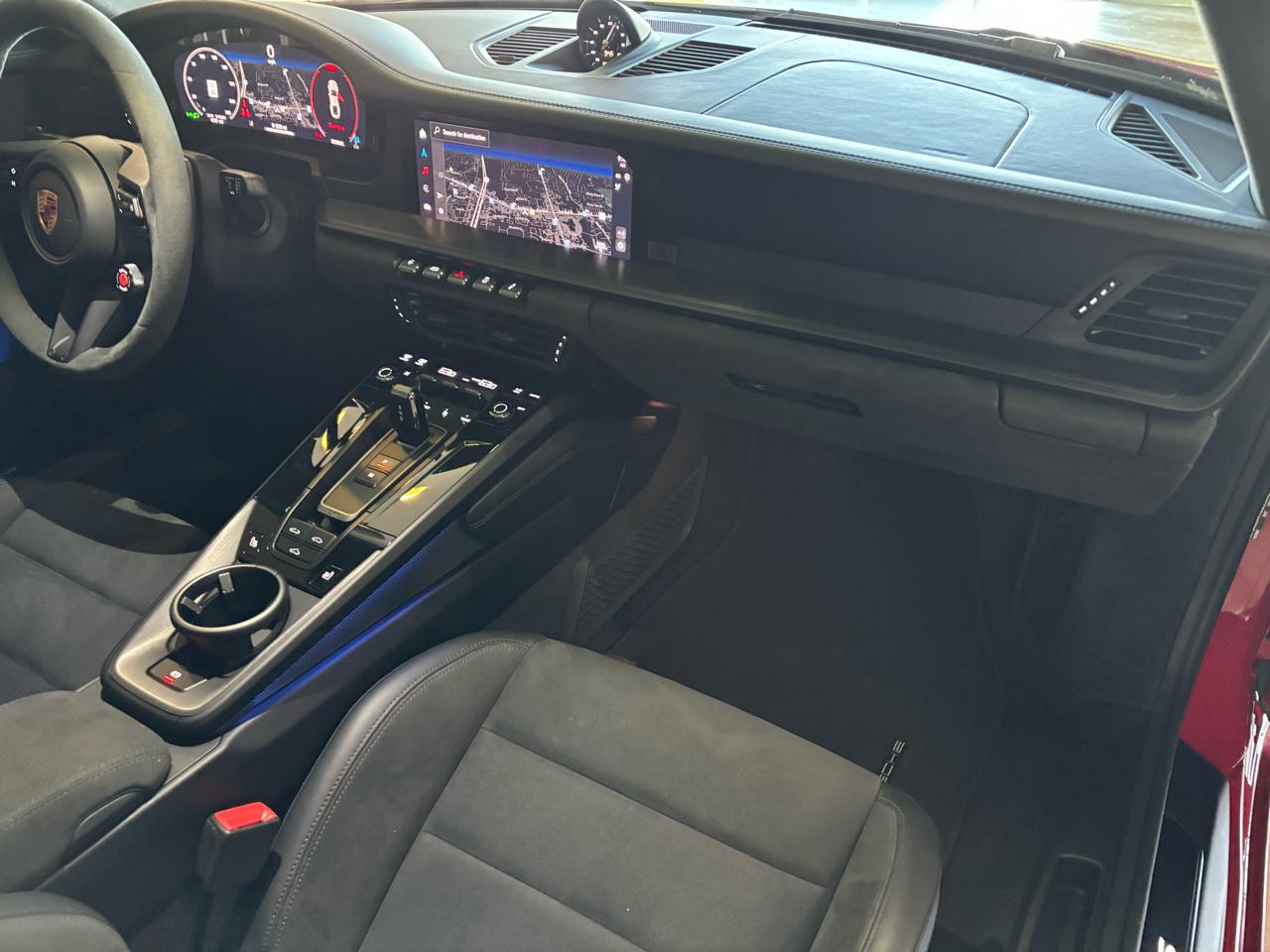 Porsche 911 Carrera 4 GTS Coupe 2025