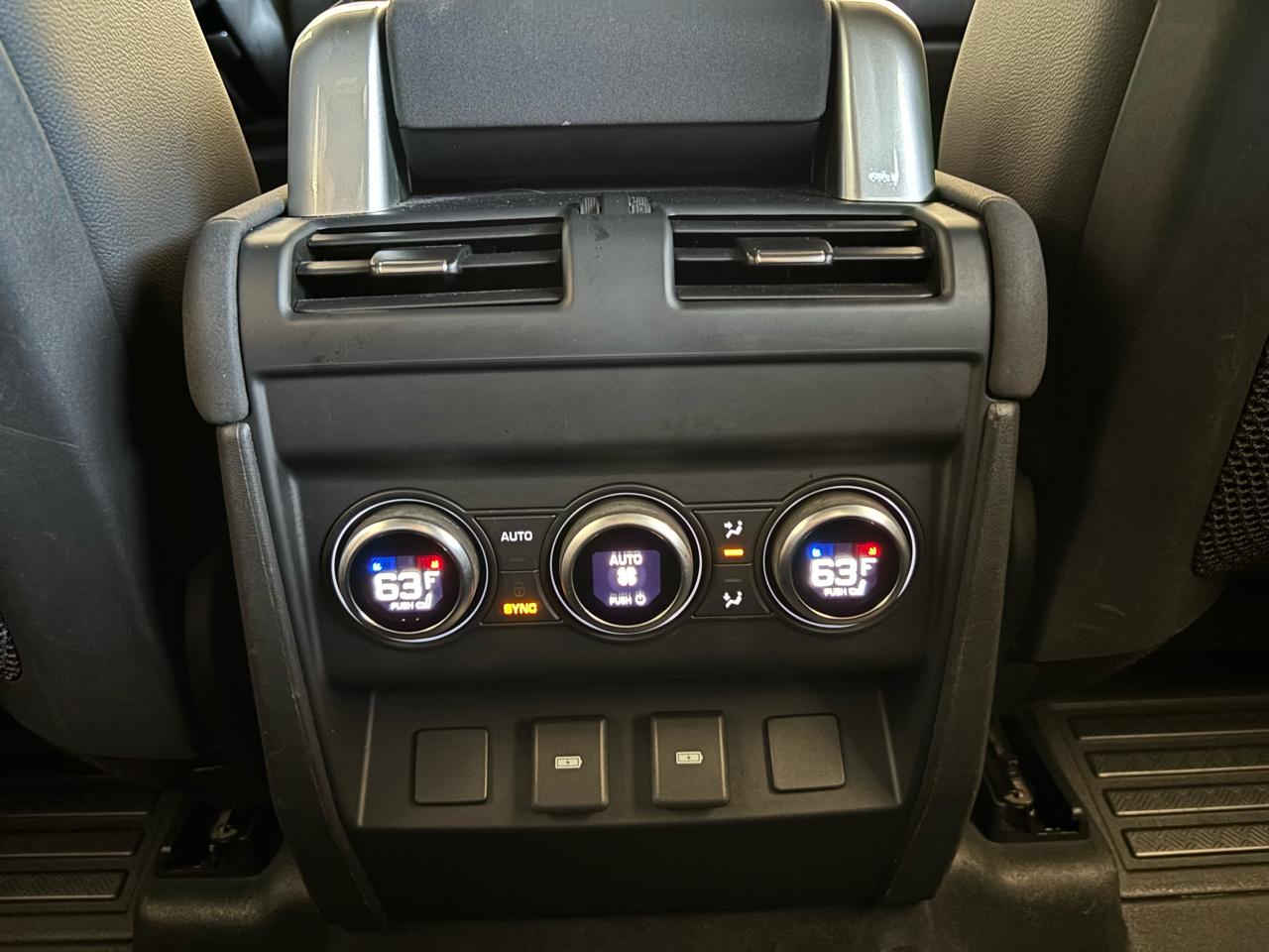 Land Rover Defender 130 SE AWD 2023