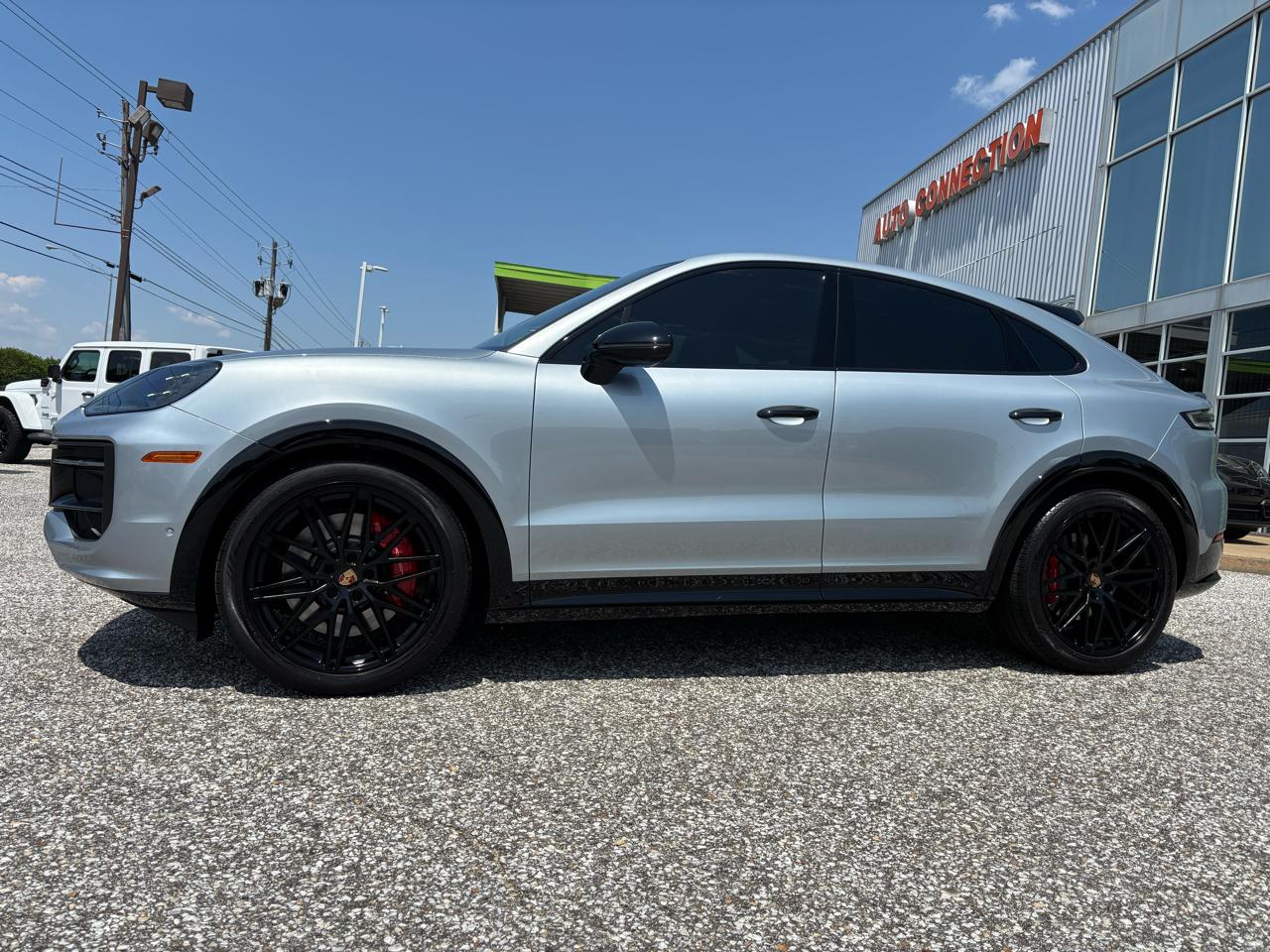 Porsche Cayenne GTS Coupe AWD 2025