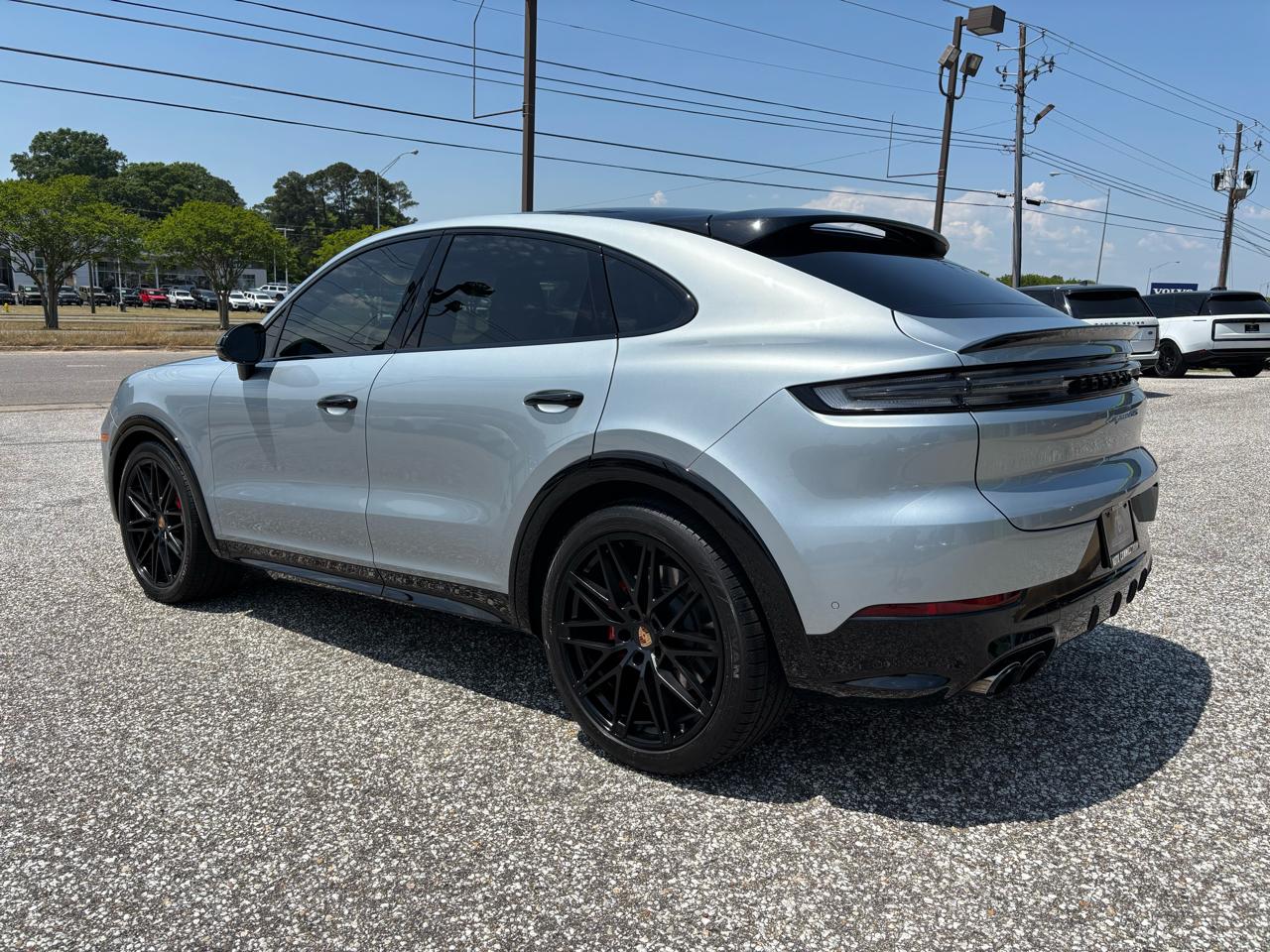 Porsche Cayenne GTS Coupe AWD 2025