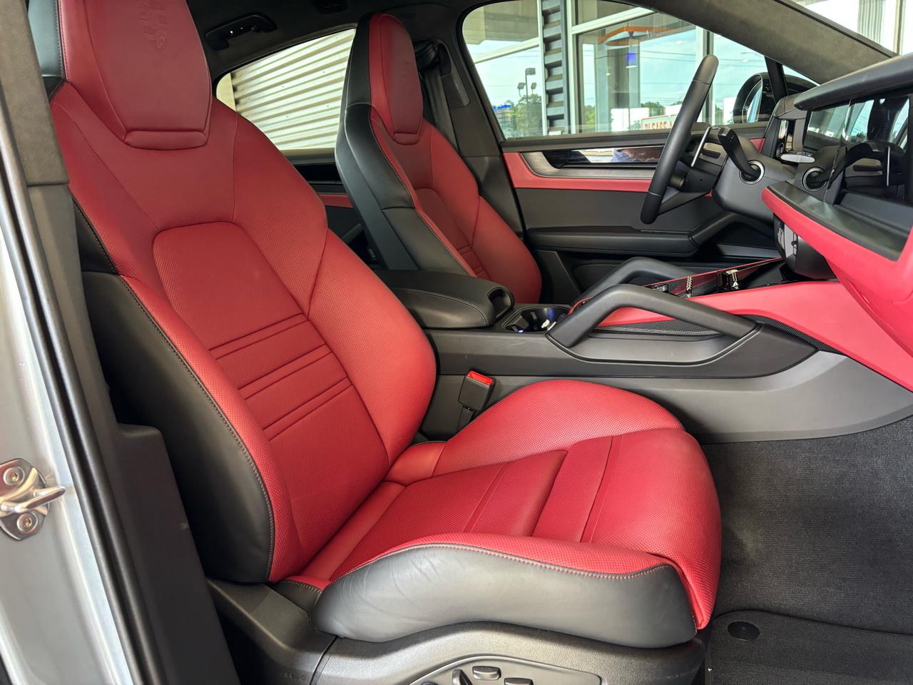 Porsche Cayenne GTS Coupe AWD 2025