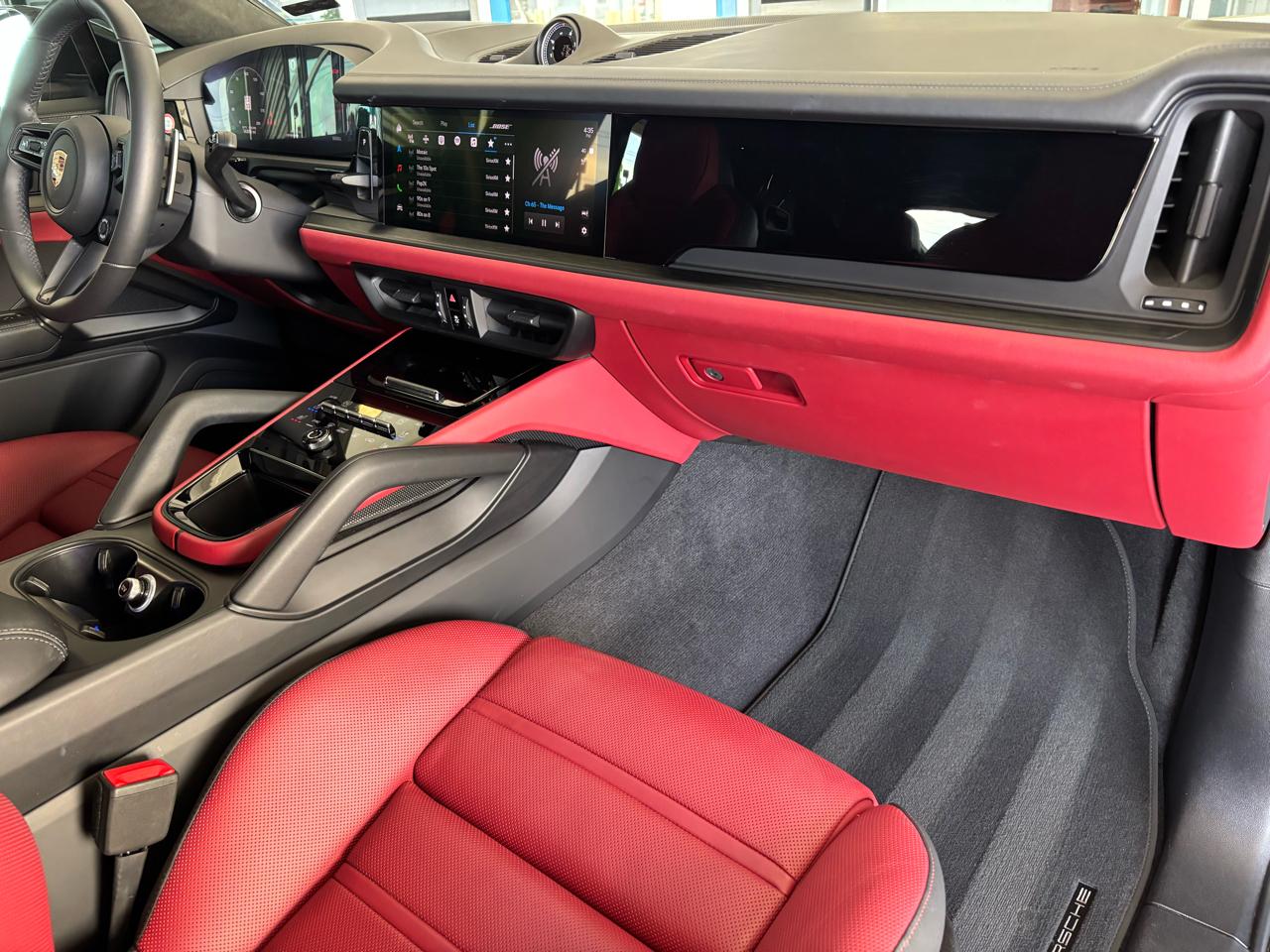 Porsche Cayenne GTS Coupe AWD 2025