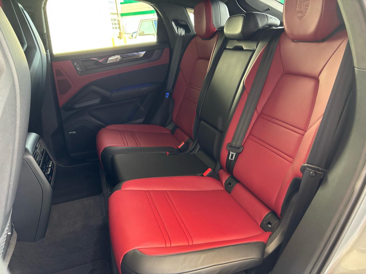 Porsche Cayenne GTS Coupe AWD 2025