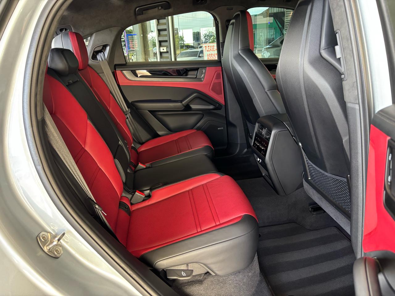 Porsche Cayenne GTS Coupe AWD 2025