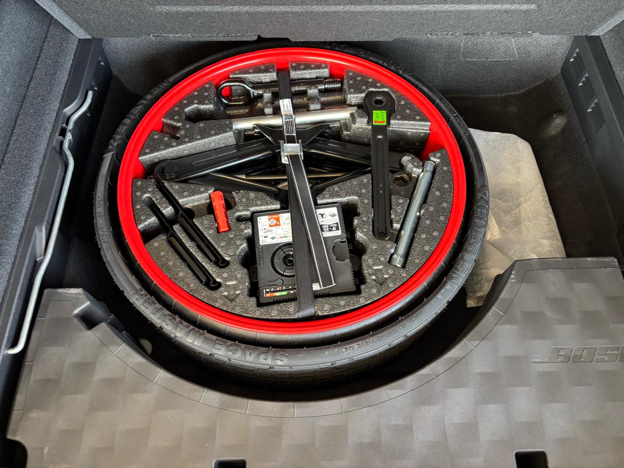 Porsche Cayenne GTS Coupe AWD 2025