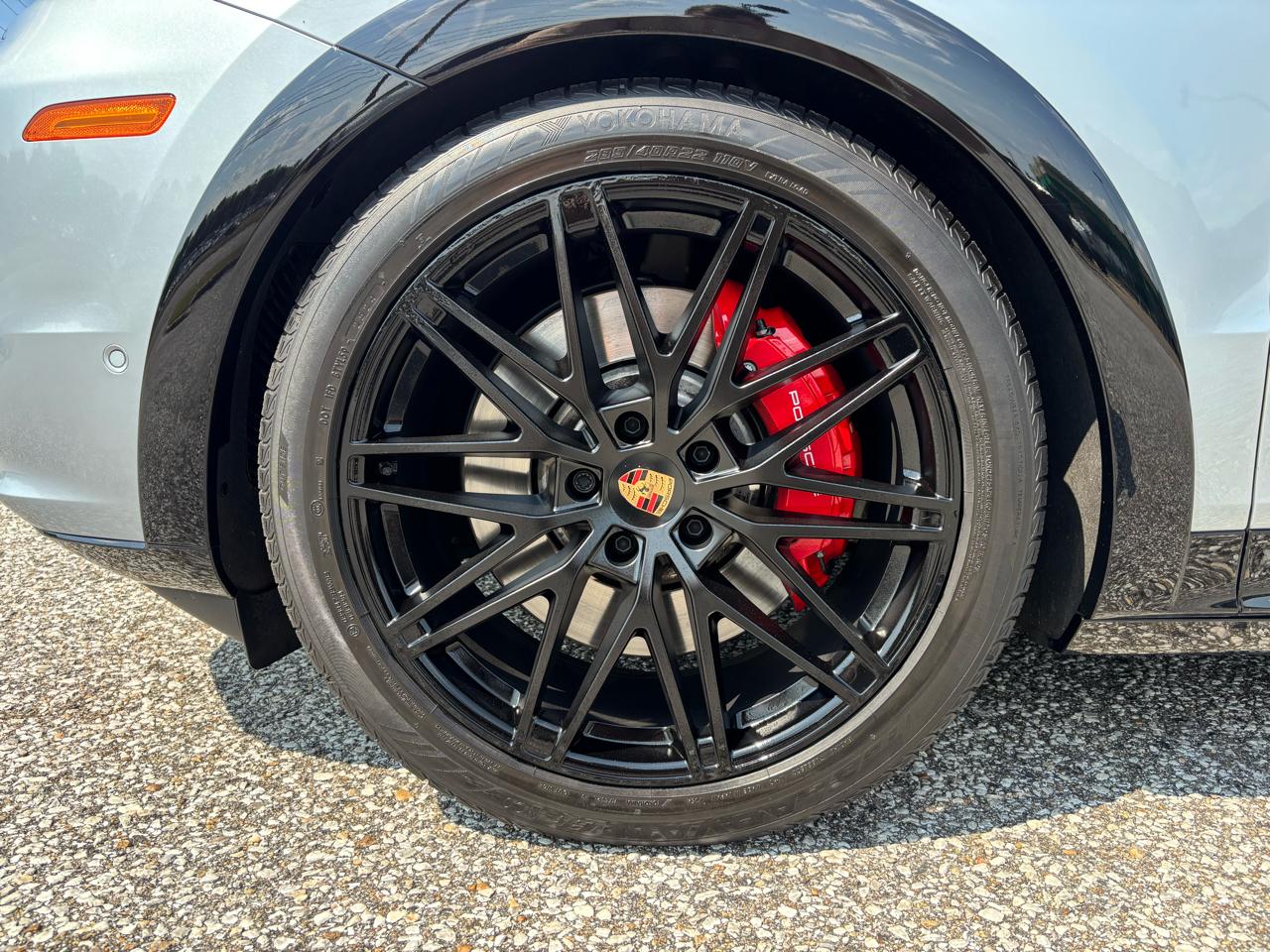 Porsche Cayenne GTS Coupe AWD 2025