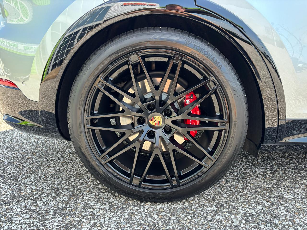 Porsche Cayenne GTS Coupe AWD 2025