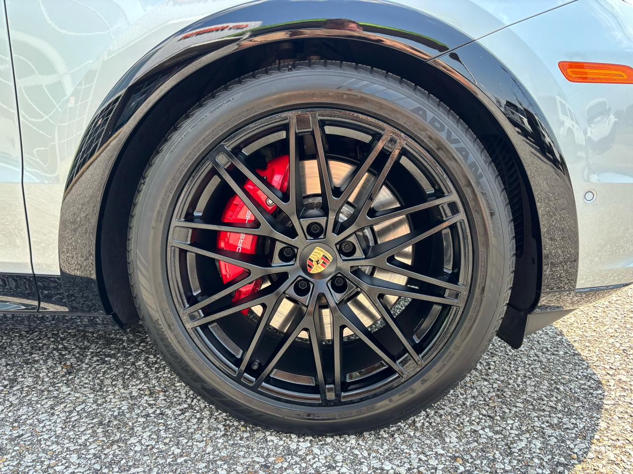 Porsche Cayenne GTS Coupe AWD 2025