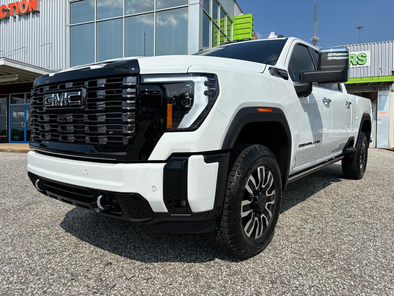 GMC Sierra 2500HD 4WD Crew Cab 159" Denali Ultimate 2026