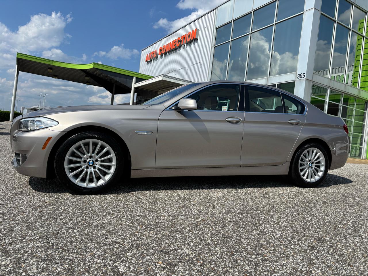 BMW 5 Series 4dr Sdn 535i RWD 2013