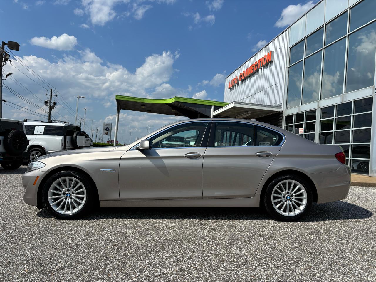 BMW 5 Series 4dr Sdn 535i RWD 2013