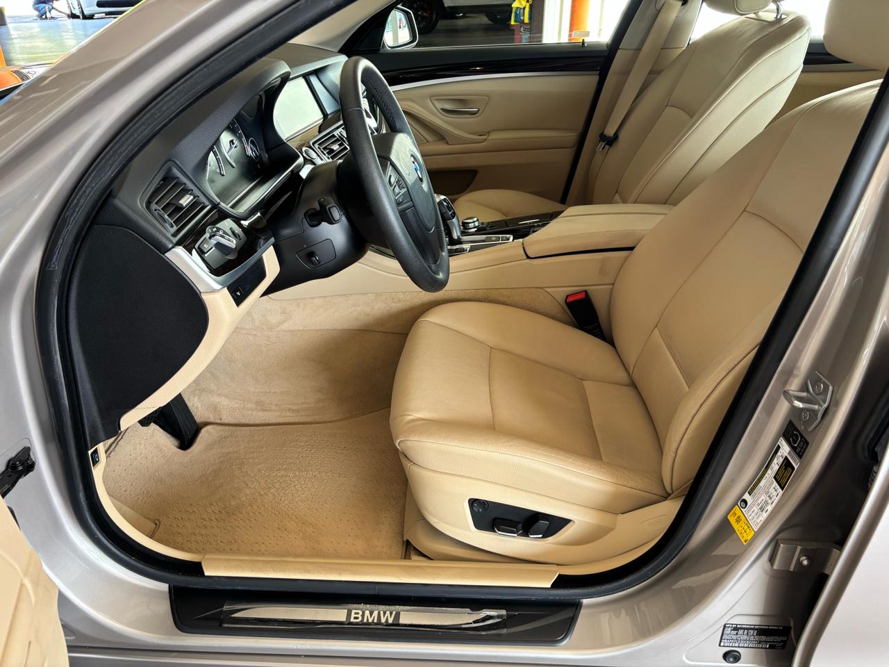 BMW 5 Series 4dr Sdn 535i RWD 2013