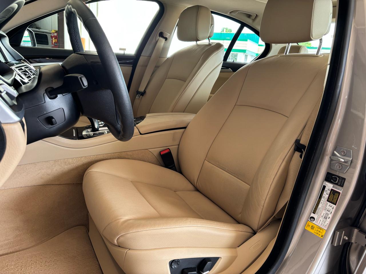 BMW 5 Series 4dr Sdn 535i RWD 2013