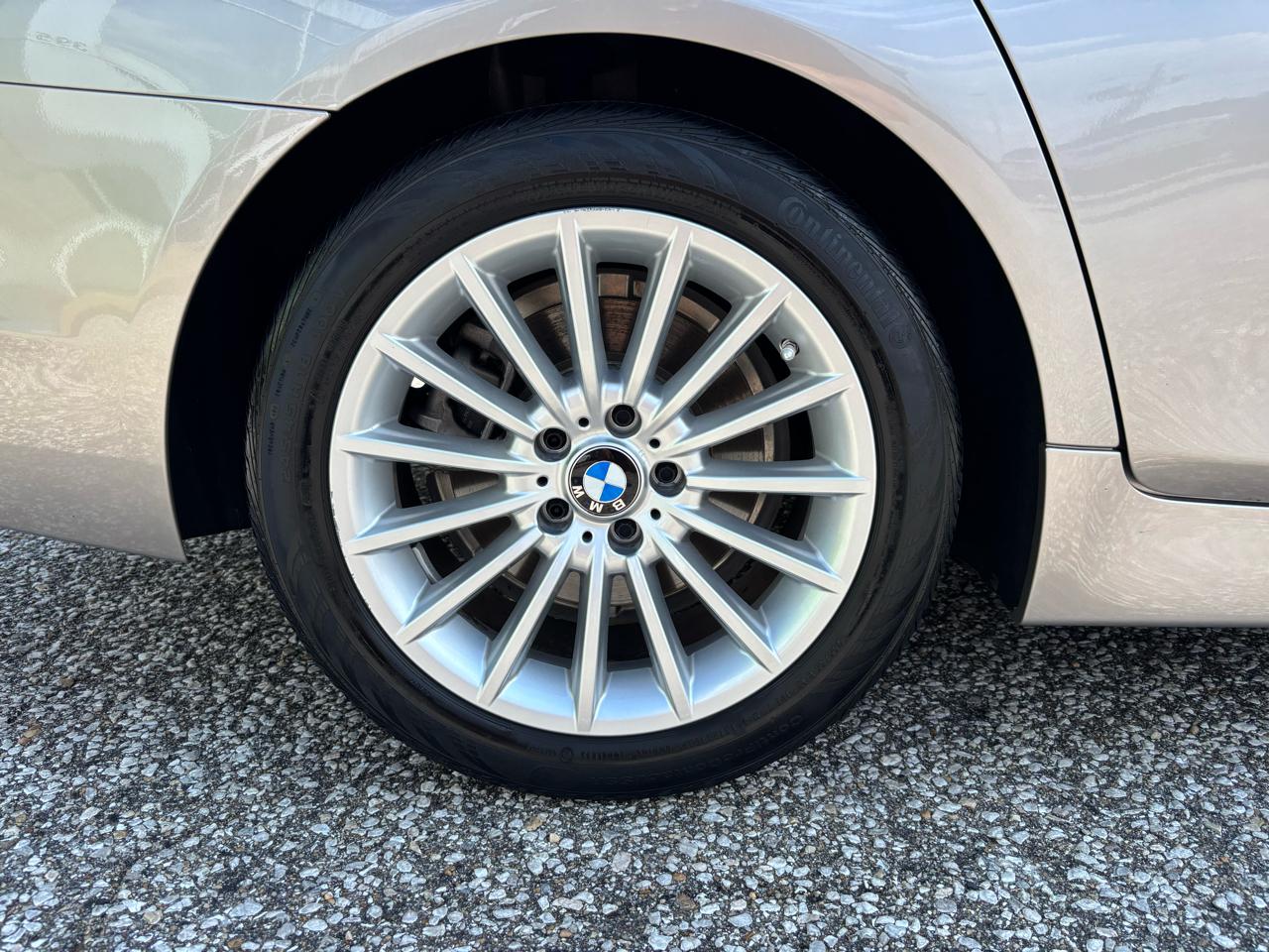 BMW 5 Series 4dr Sdn 535i RWD 2013