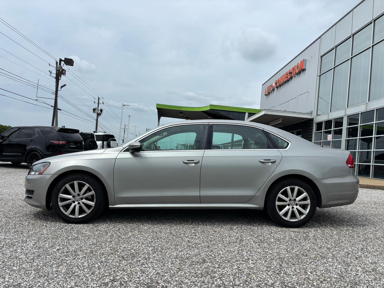Volkswagen Passat 4dr Sdn 2.5L Auto SE PZEV 2012