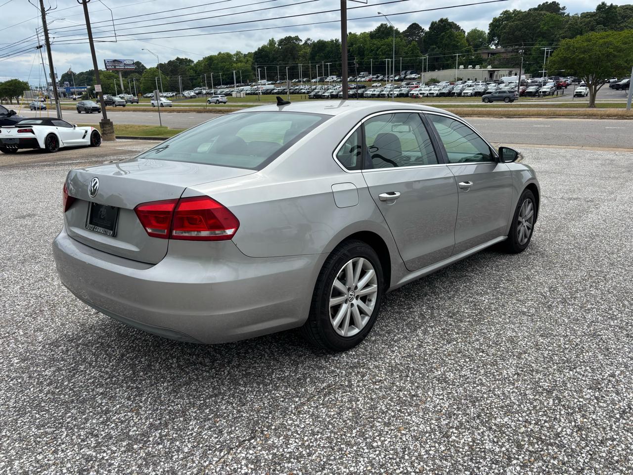 Volkswagen Passat 4dr Sdn 2.5L Auto SE PZEV 2012