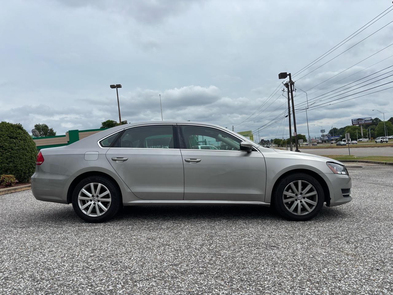 Volkswagen Passat 4dr Sdn 2.5L Auto SE PZEV 2012