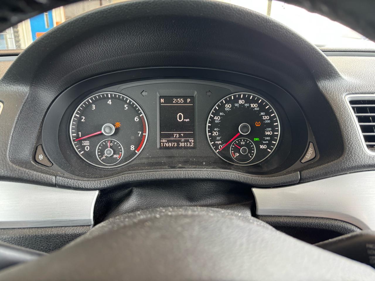 Volkswagen Passat 4dr Sdn 2.5L Auto SE PZEV 2012