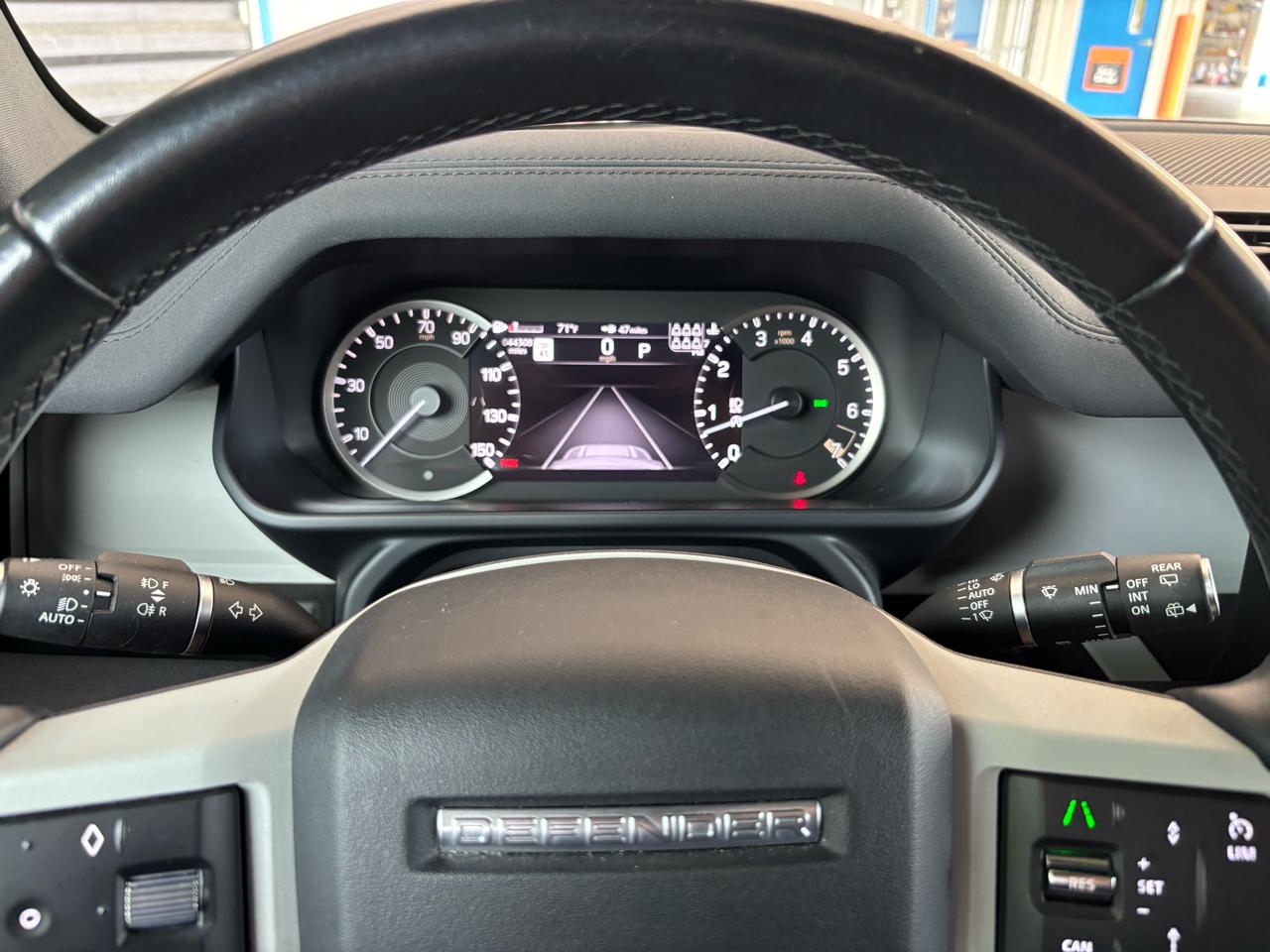 Land Rover Defender 130 X-Dynamic SE AWD 2023