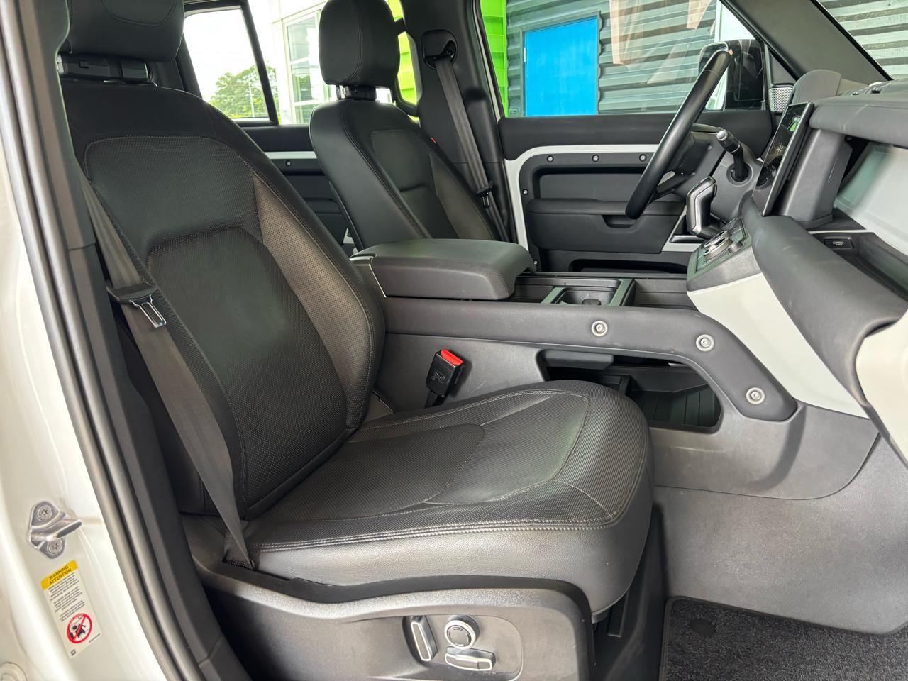 Land Rover Defender 130 X-Dynamic SE AWD 2023