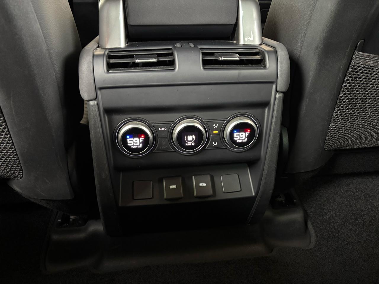 Land Rover Defender 130 X-Dynamic SE AWD 2023