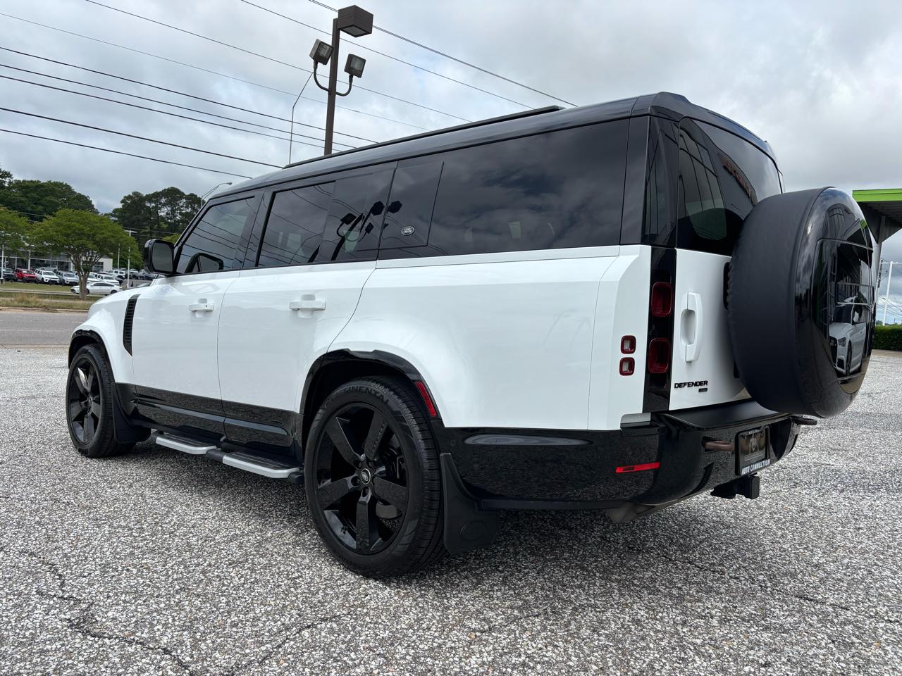 Land Rover Defender 130 X-Dynamic SE AWD 2023