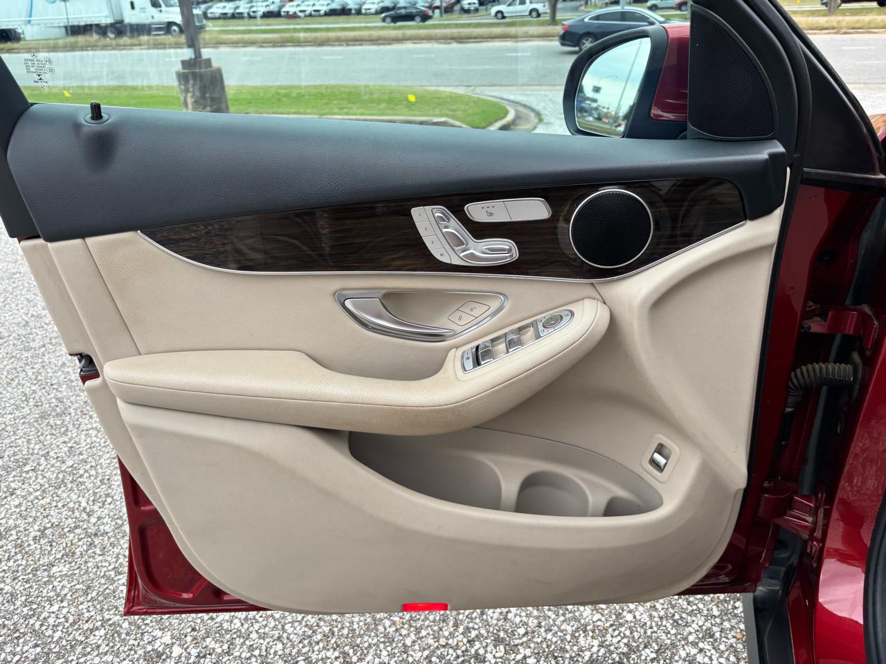 Mercedes-Benz GLC RWD 4dr GLC 300 2016