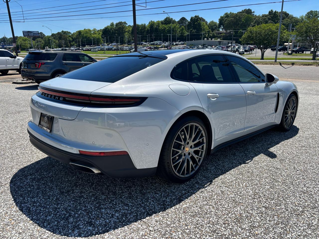 Porsche Panamera 4 AWD 2025