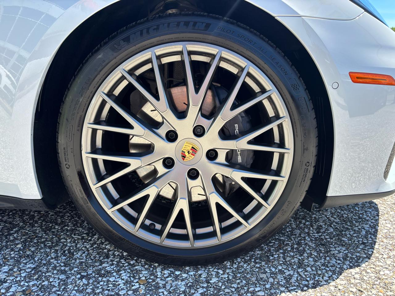 Porsche Panamera 4 AWD 2025