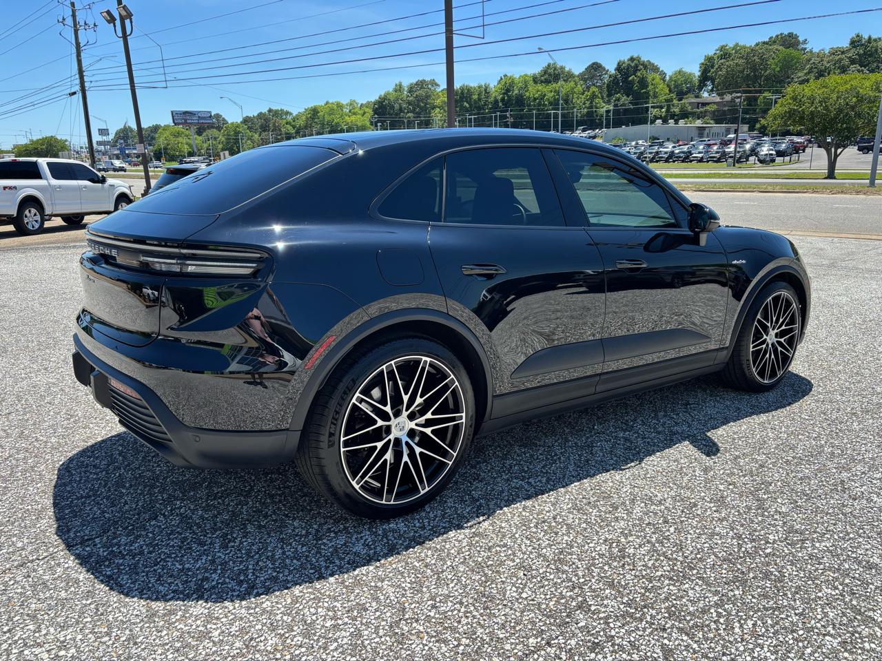 Porsche Macan Electric RWD 2025