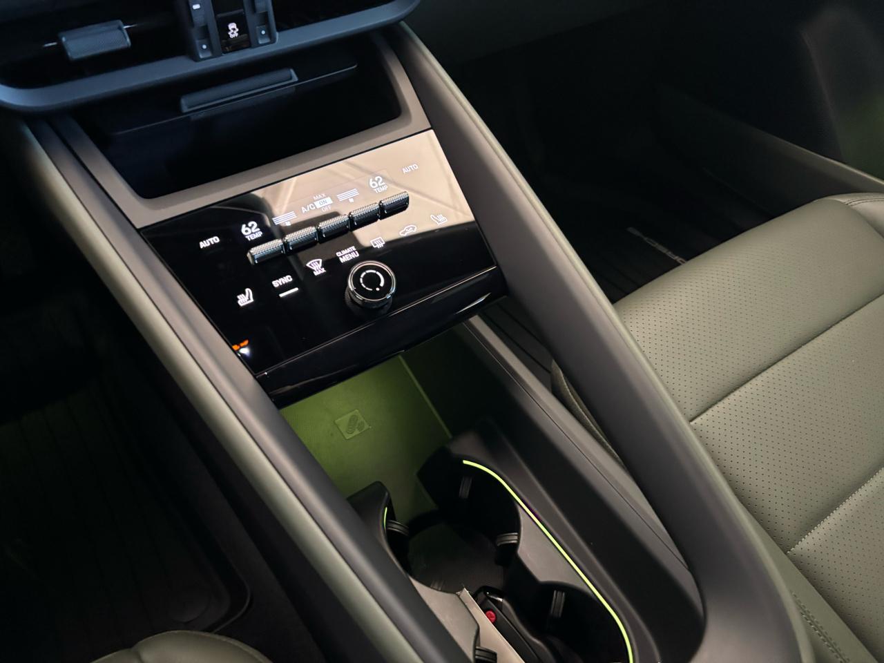 Porsche Macan Electric 4 AWD 2025