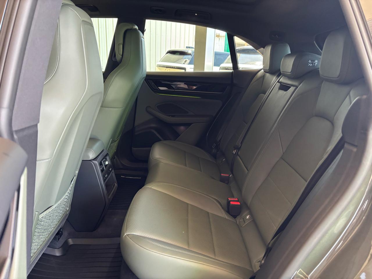 Porsche Macan Electric 4 AWD 2025