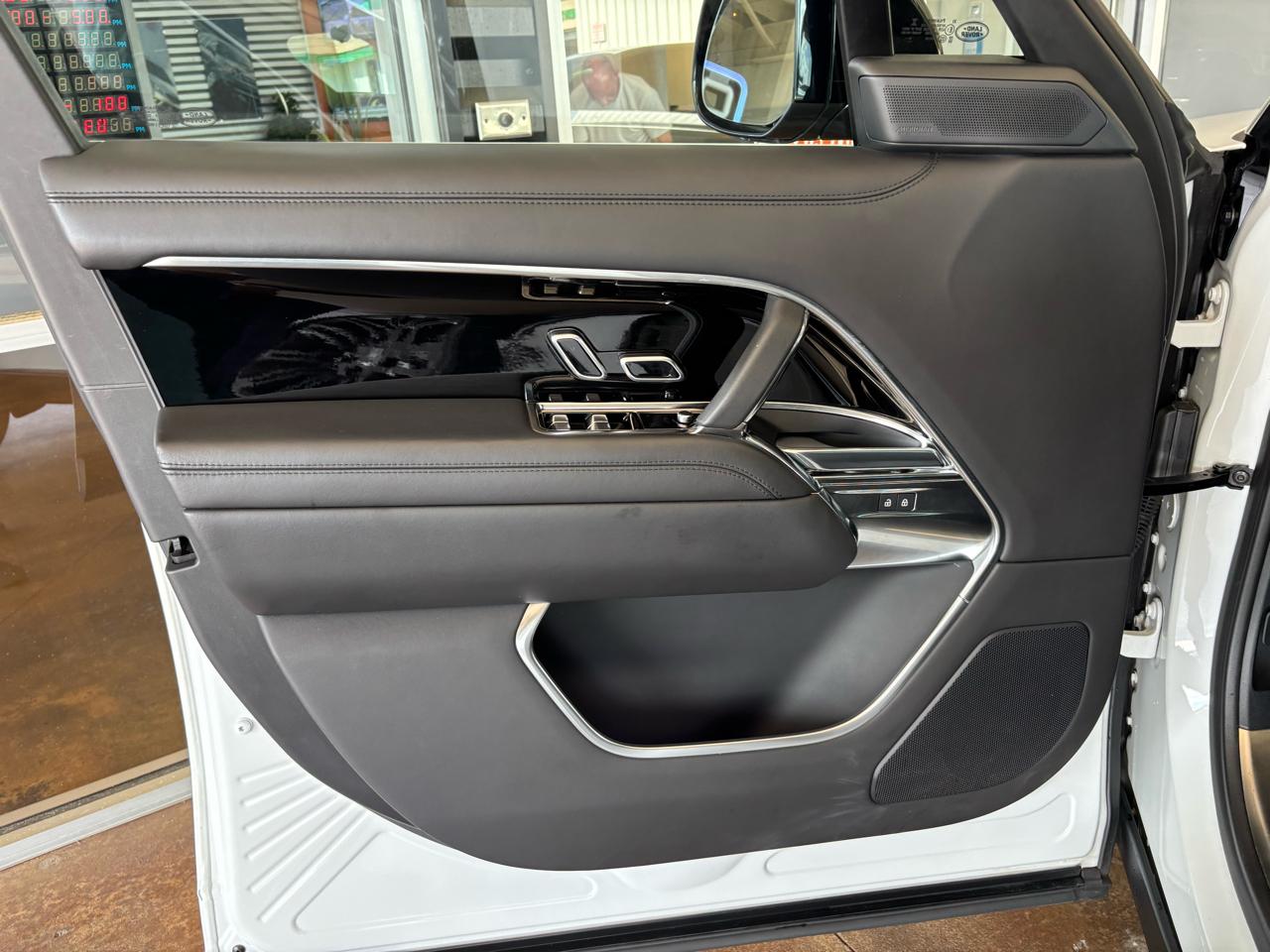 Land Rover Range Rover P400 SE SWB 2022