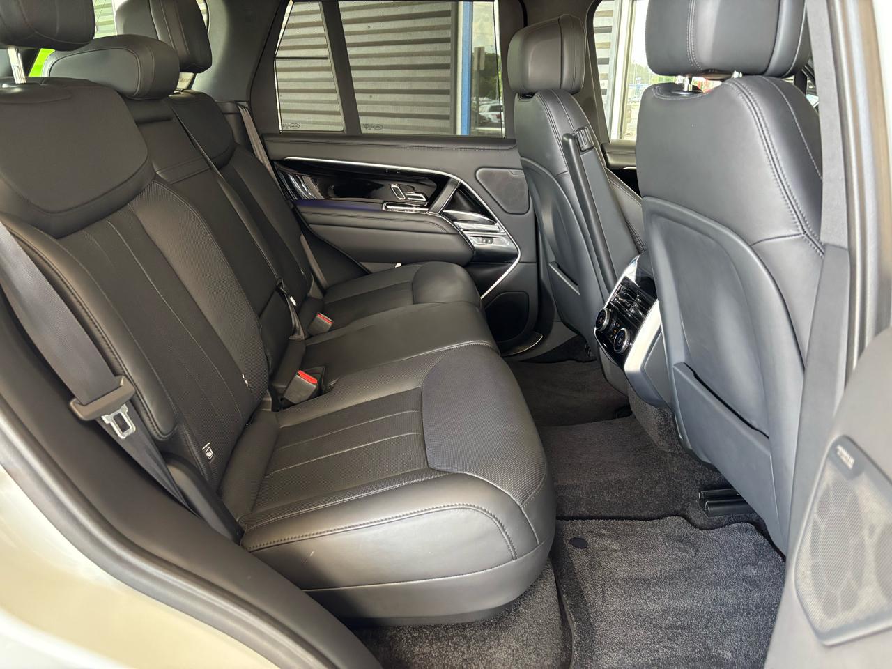 Land Rover Range Rover P400 SE SWB 2022