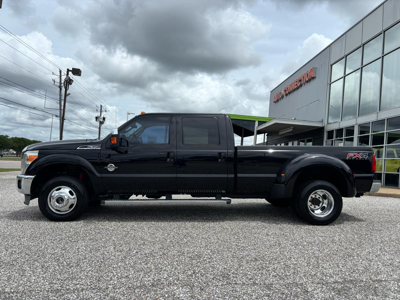 Ford Super Duty F-350 DRW 4WD Crew Cab 172" Lariat 2016