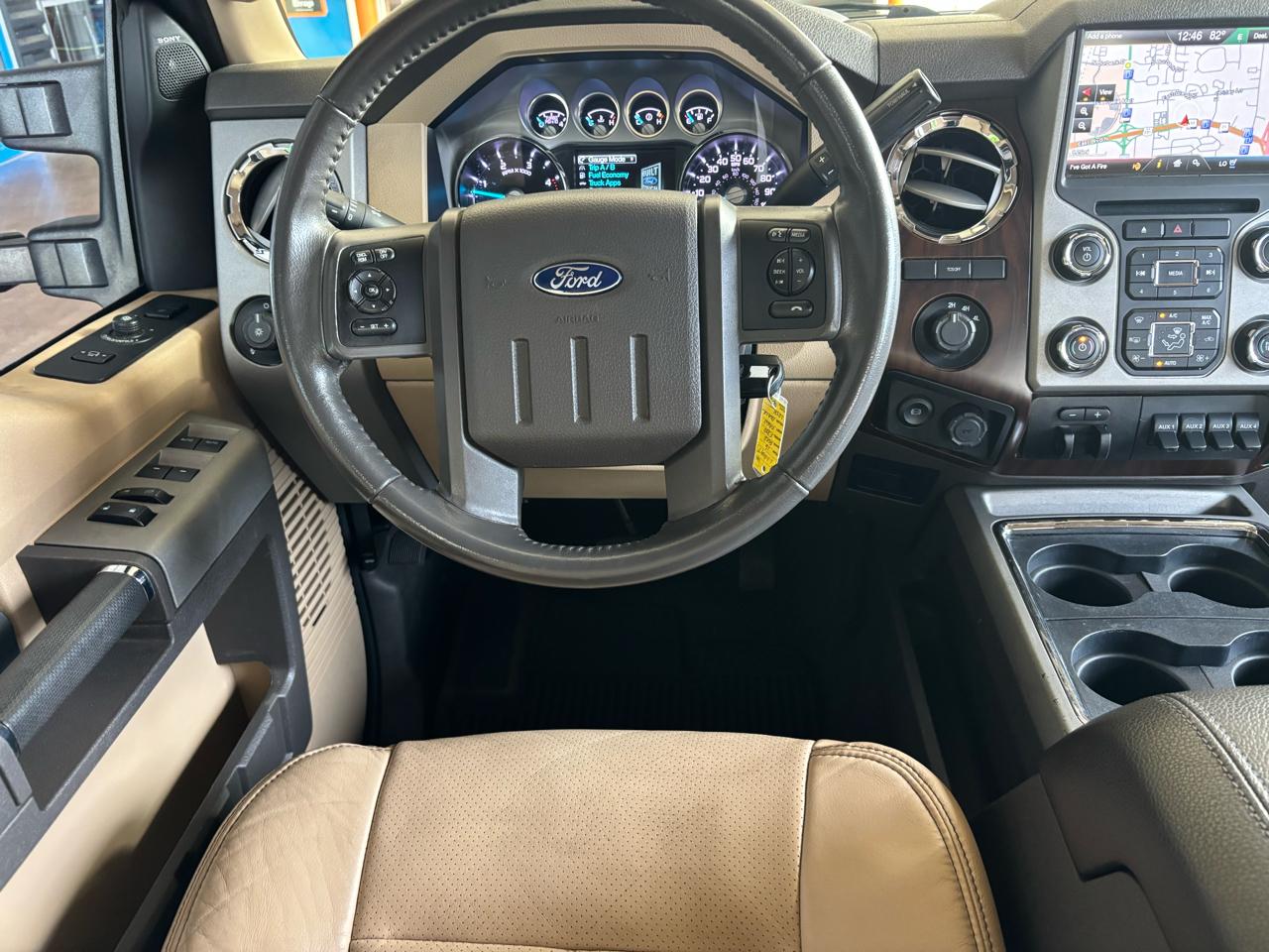 Ford Super Duty F-350 DRW 4WD Crew Cab 172" Lariat 2016