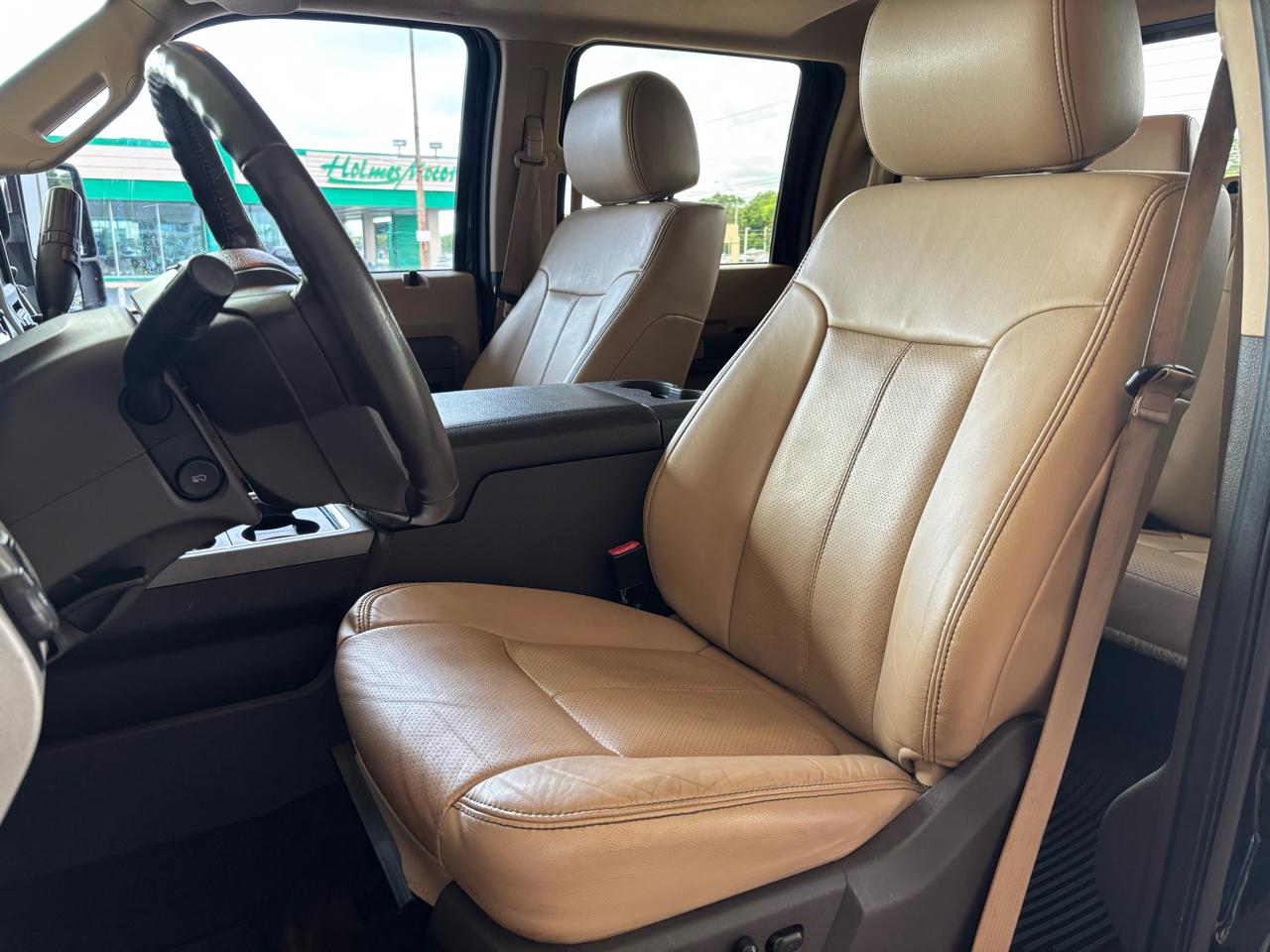 Ford Super Duty F-350 DRW 4WD Crew Cab 172" Lariat 2016